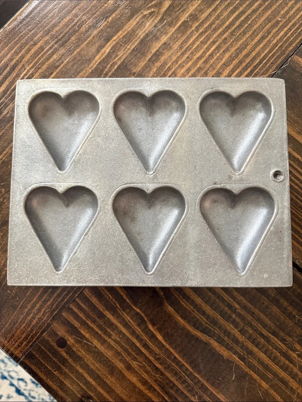 6-Cavity Heart-Shaped Cast Pewter Baking Pan — Silver